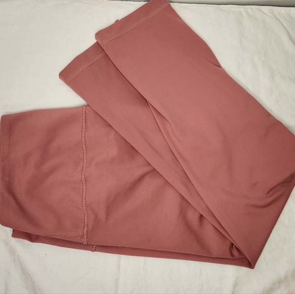 Yogalicious Matte Pink Leggings - Picture 5 of 7